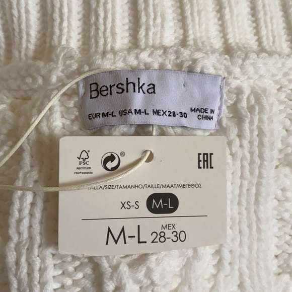 NWT. Bershka White Oversize Cable-Knit Vest. Size M-L. - Picture 7 of 9